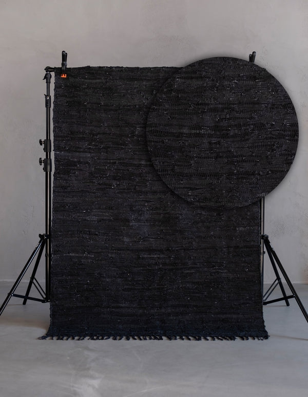 Carpetde Özel El Dokuma Deri Kilim Siyah