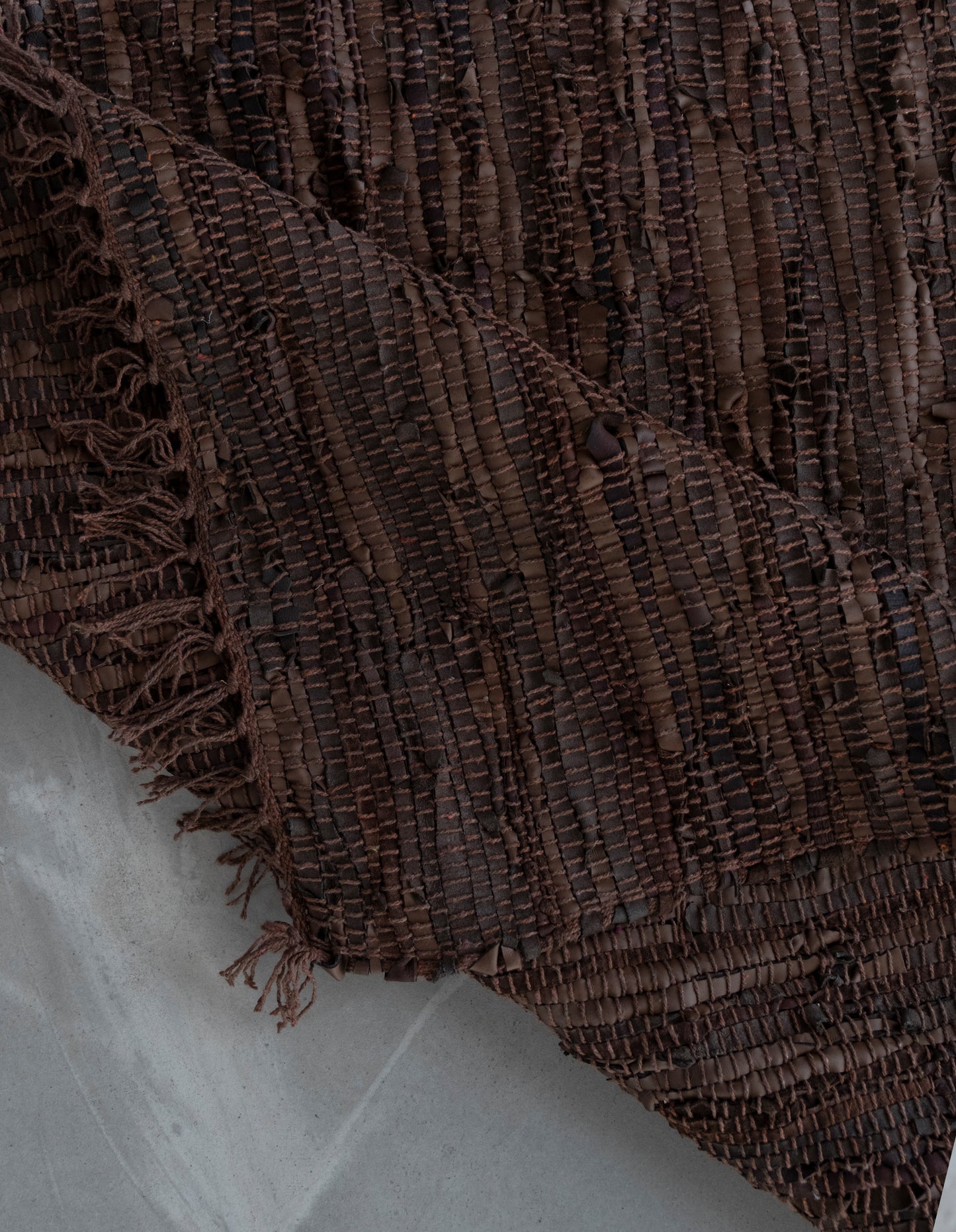 Carpetde Özel El Dokuma Deri Kilim Kahverengi