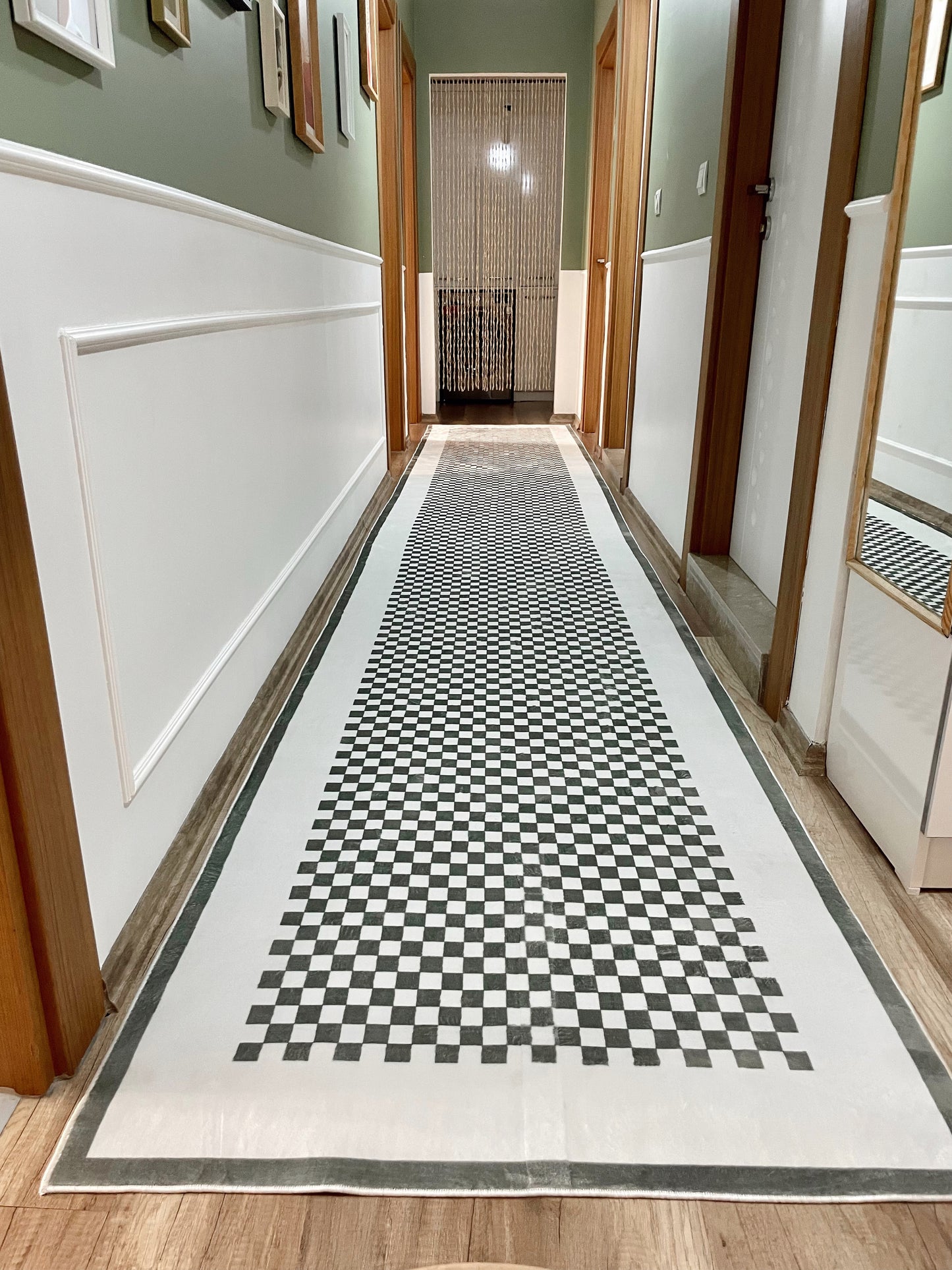 Carpetde Makinede yıkanabilir Louper Serisi Koyu Yeşil Dama Modern Desen