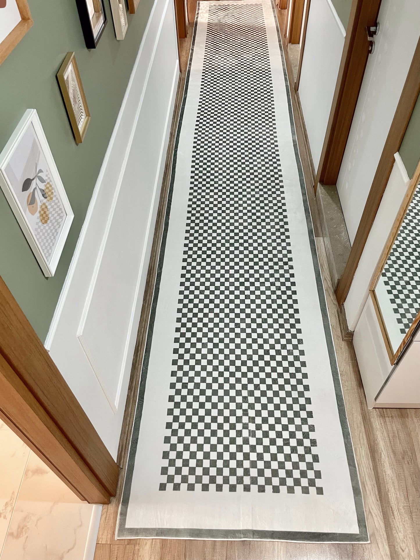 Carpetde Makinede yıkanabilir Louper Serisi Koyu Yeşil Dama Modern Desen