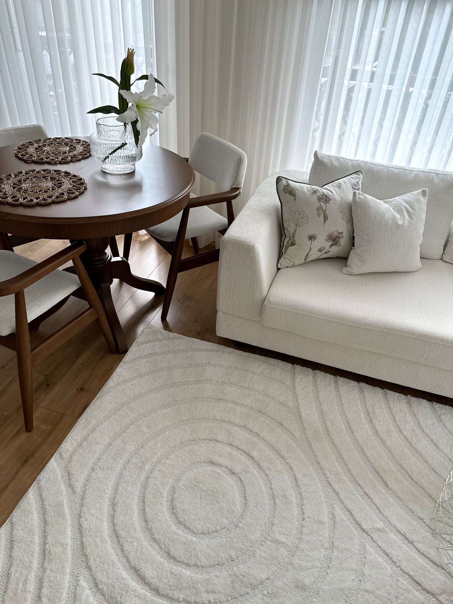 Carpetde Halı Yeni Nesil Senge Minimalist Desen Kırık Beyaz